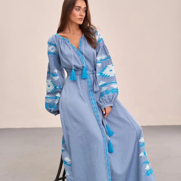 Elegant Blue Maxi Dress - Picture 2 of 7